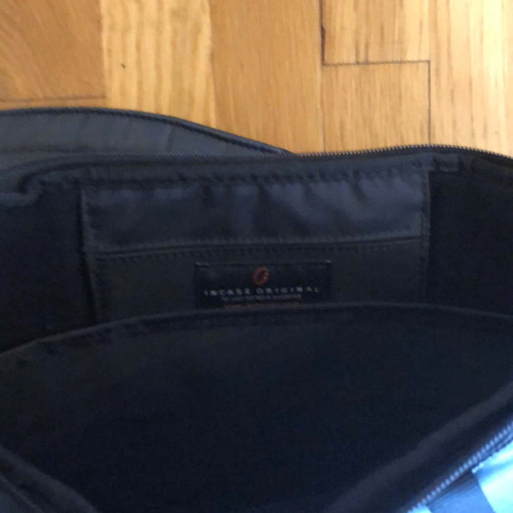 Incase laptop bag - Picture 3 of 4